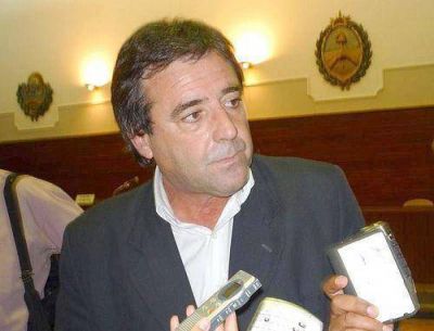 Bernis asegur� que la UCR propuso hace a�os escriturar lotes y viviendas