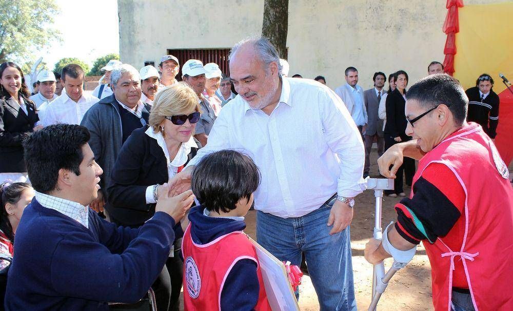 El gobernador pidi� a los sanmiguele�os que se esfuercen en pos del progreso y el desarrollo