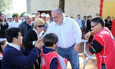 El gobernador pidi� a los sanmiguele�os que se esfuercen en pos del progreso y el desarrollo