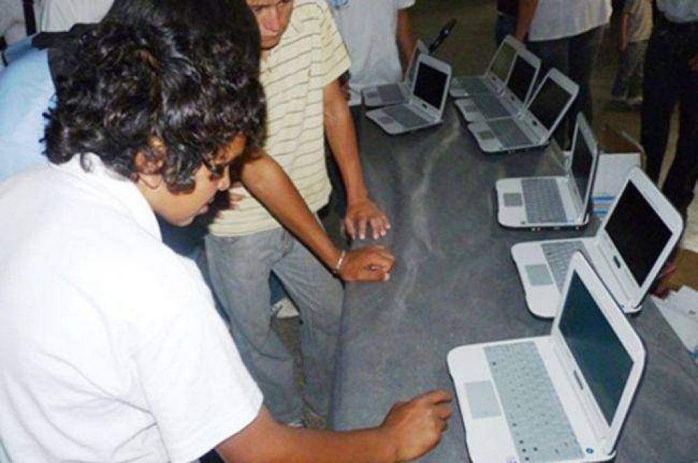 Reiteran que "es ilegal" la venta de netbooks de Conectar Igualdad