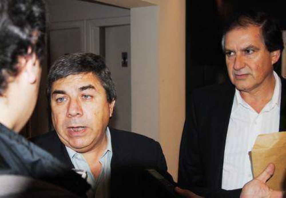 Polic�a Comunal: el senador radical Carlos Fern�ndez dijo que es �oportunismo pol�tico�