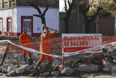 M�S CALLES DEL DISTRITO ESTAN SIENDO REPARADAS
