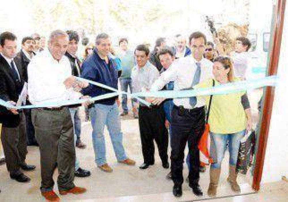 Sapag anunci� obras de gas e infraestructura para Taquimil�n 