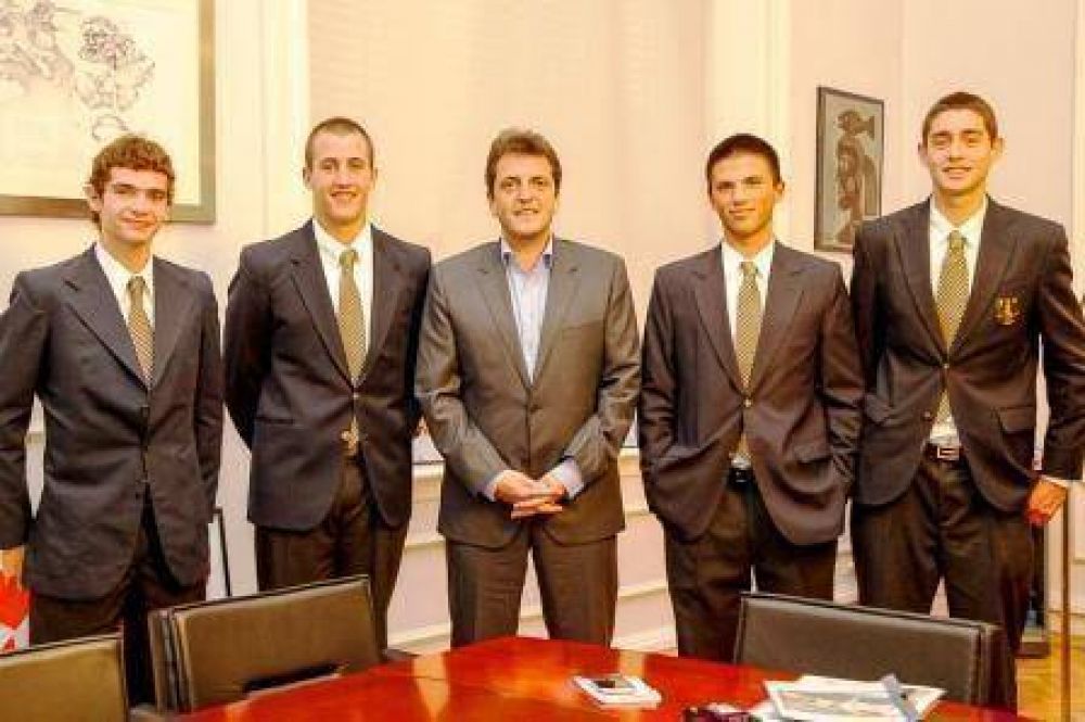 Massa despidi� a los remeros que representar�n a Tigre en Inglaterra 