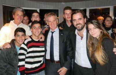 De Narv�ez y Emiliano Giri se reunieron con j�venes y cenaron con empresarios