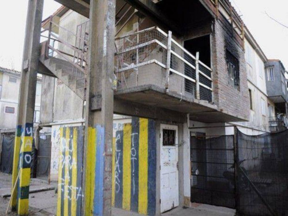 Rescatan a una chica que casi muere asfixiada en un "kiosco" de venta de drogas