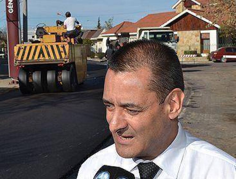 Repavimentan calles en Santa Rosa