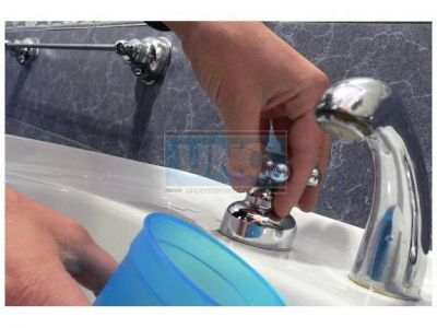 La rotura de una ca�o afecta a los vecinos de la zona este de Paran�