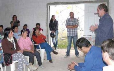 El intendente se reuni� con vecinos por mejoras