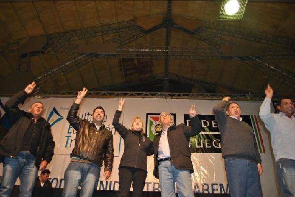 Hugo Moyano y Chispita Fadul conformaron el Frente de Uni�n Federal