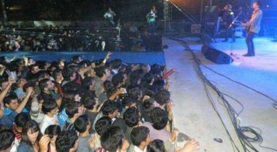 Guasones hizo vibrar el escenario de la Fiesta del Algod�n