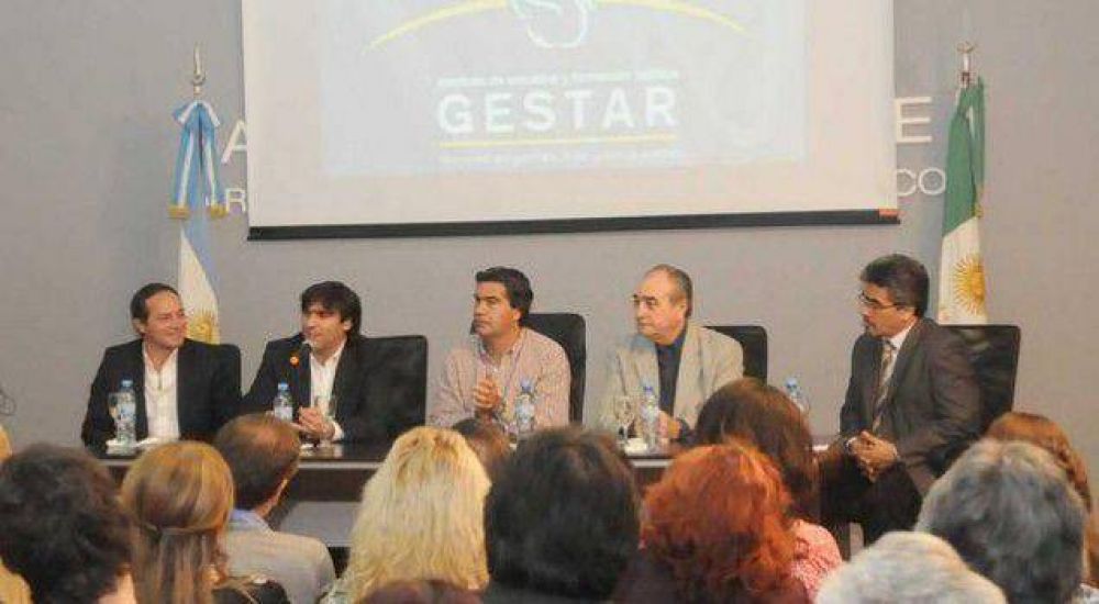 Capitanich, Bossio y Camau lanzaron el ciclo de Gestar
