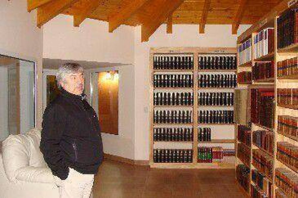 Allanan diversas propiedades del empresario L�zaro B�ez
