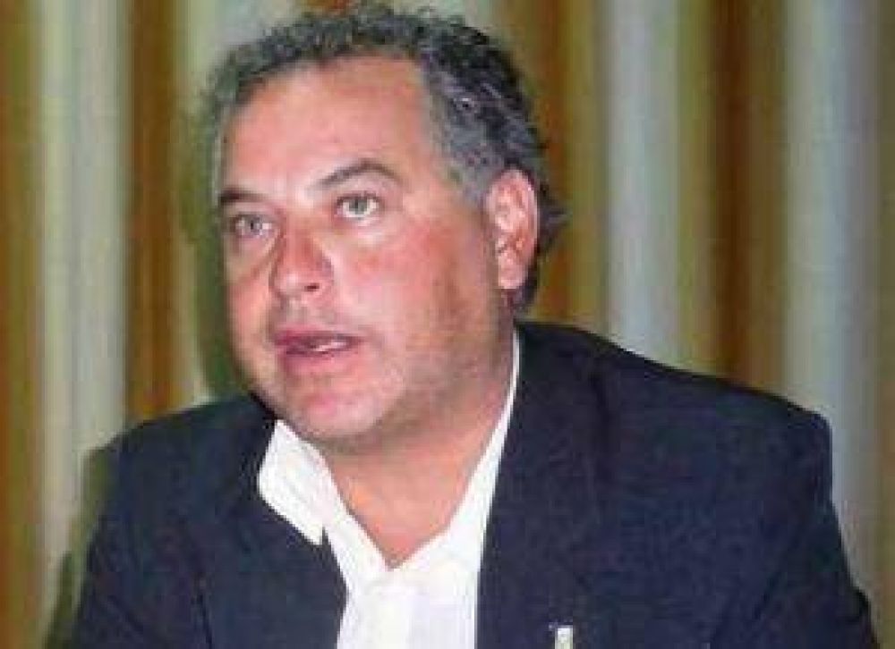 Dom�nguez alent� a los periodistas a luchar para sostener las instituciones