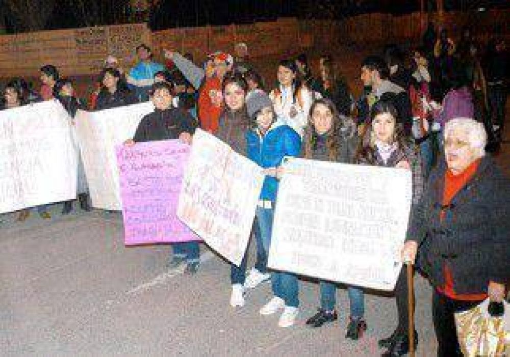 Alumnos de colegios nocturnos reclaman m�s seguridad