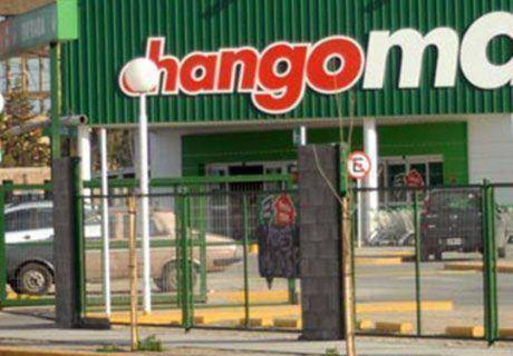Desde las 6, ruidosa protesta de trabajadores del s�per Chango M�s