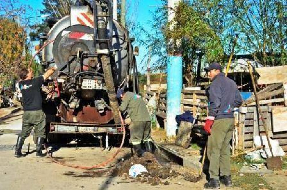 San Fernando realiza trabajos de limpieza en el desag�e del Barrio San Jorge 
