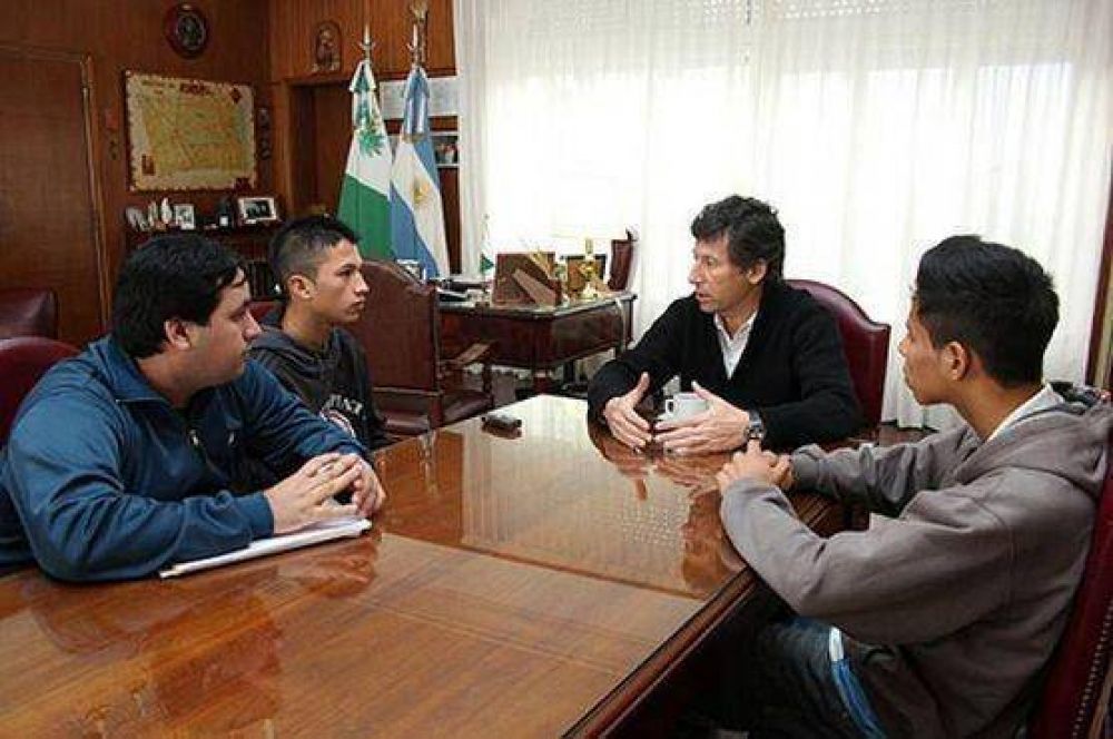 En el D�a del Periodista, chicos de "La Cava" entrevistaron a Posse  