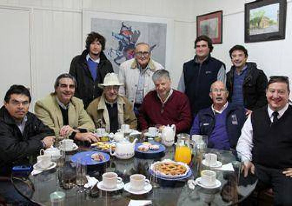 Intendente: desayuno con periodistas