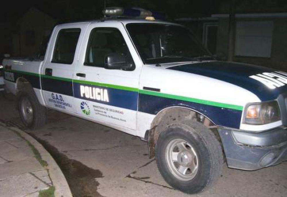 Enfrentamiento a tiros entre dos grupos en el barrio Jos� Hern�ndez termin� con polic�as heridos y un detenido
