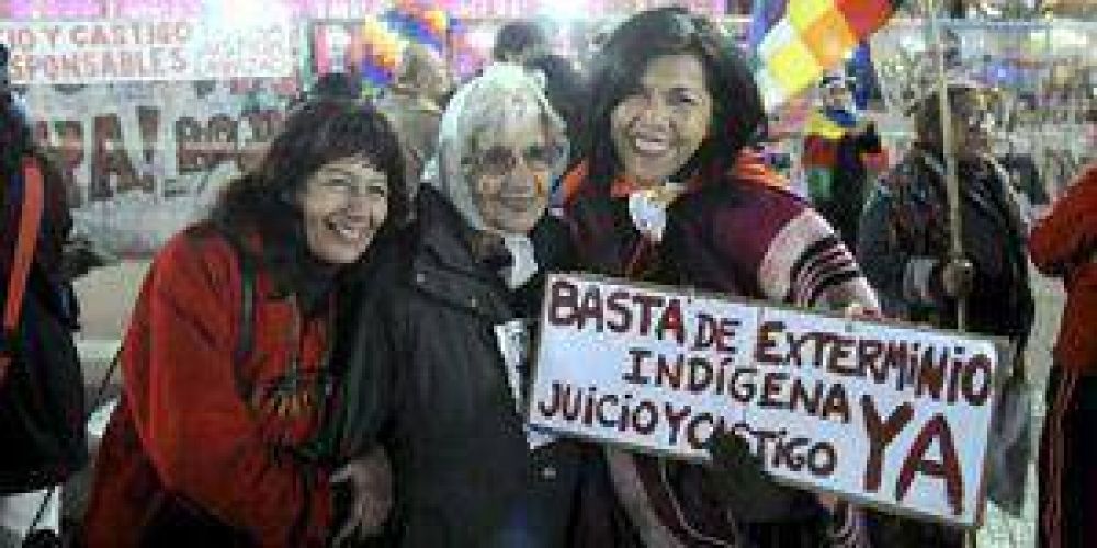 Abor�genes formose�os acampan frente a Casa Rosada