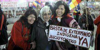 Abor�genes formose�os acampan frente a Casa Rosada