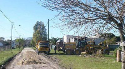 Realizan mantenimiento de calles en barrios del Sur