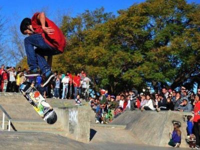 Torneo de skaters en la ciudad