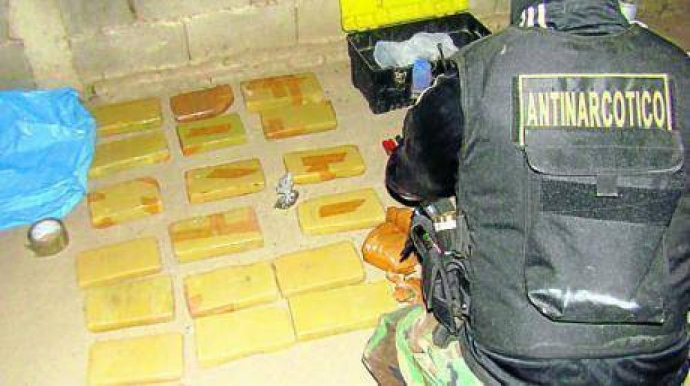Secuestran 20 kilos de droga