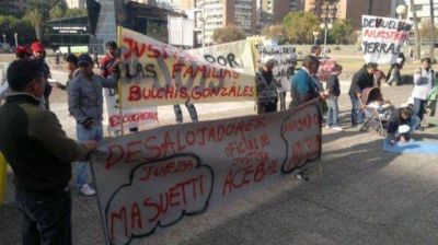 Campesinos protestaron contra desalojos en C�rdoba