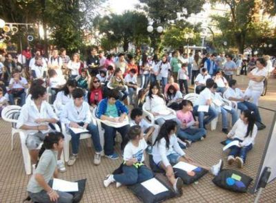 Artistas misioneros expusieron sus trabajos en el evento cultural �Arte al Aire Libre�