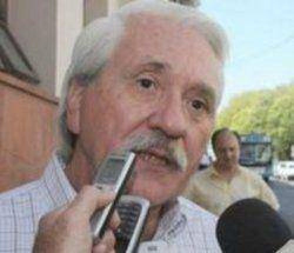 Colombi asegur� que renunciar� a su reelecci�n si Esp�nola no puede competir