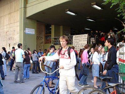 El Estado invierte 200 mil pesos por a�o en cada graduado universitario
