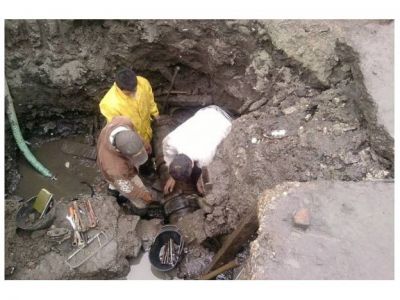 Se normaliza lentamente el servicio de agua potable en la zona este