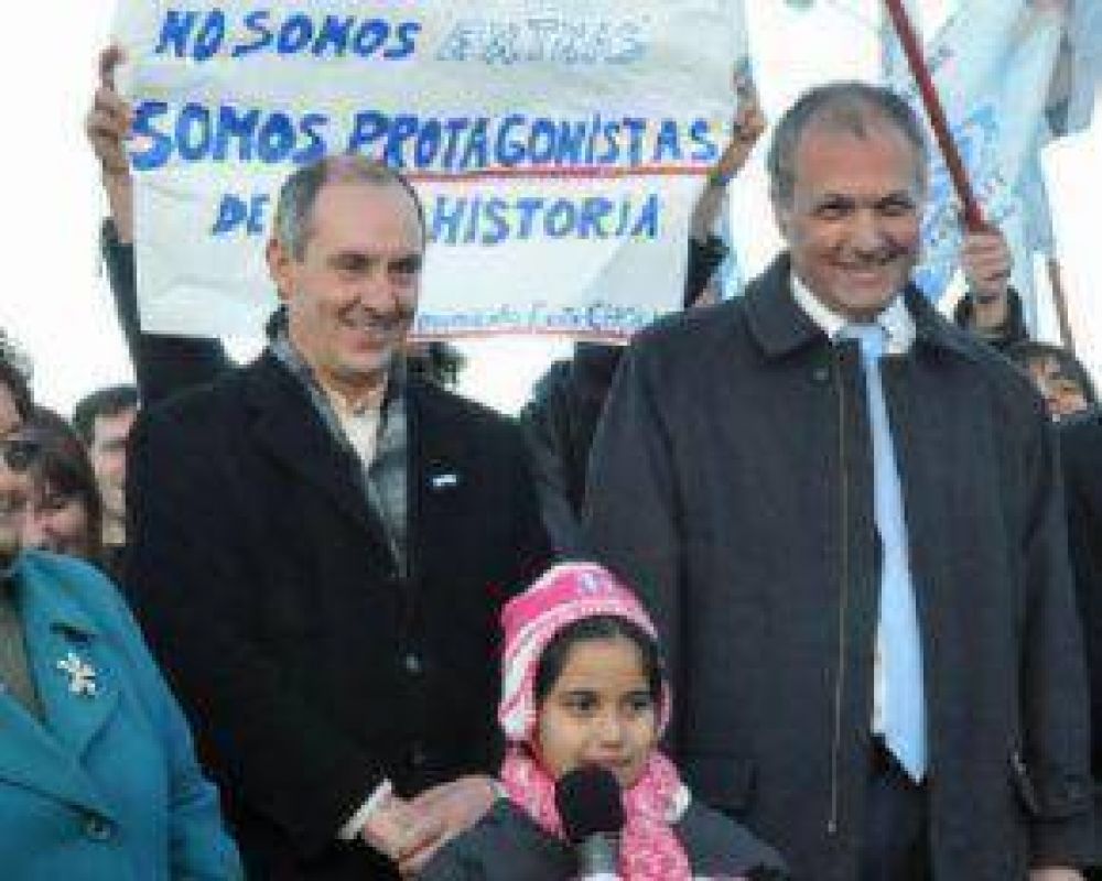   La Procuraci�n y Los Fiscales Le Responden A Castro