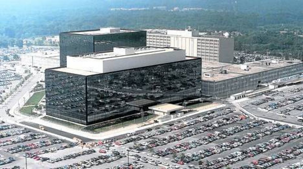 Revelan que EE.UU. tambi�n esp�a a usuarios de Internet