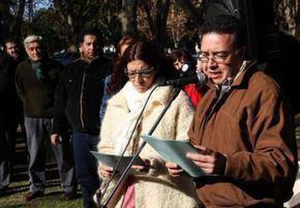 Documento de los Trabajadores de Prensa de Azul