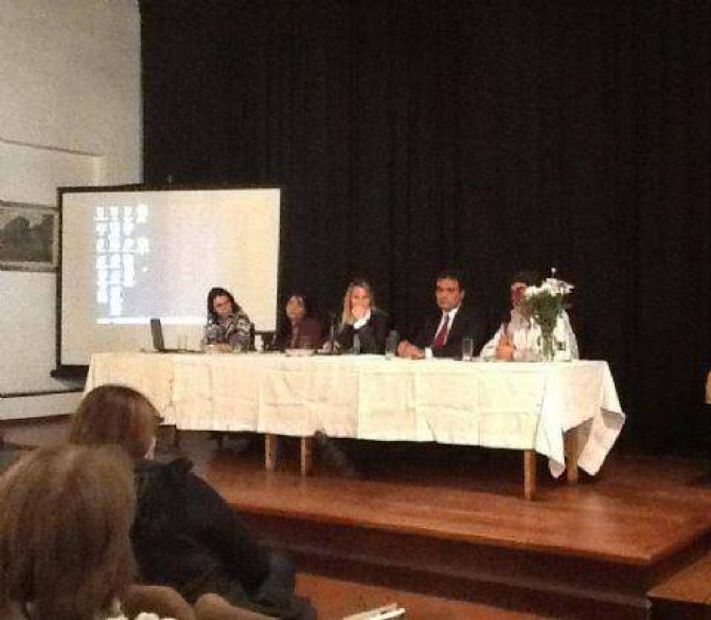 La diputada Antonijevic present� el programa integral de mediaci�n escolar