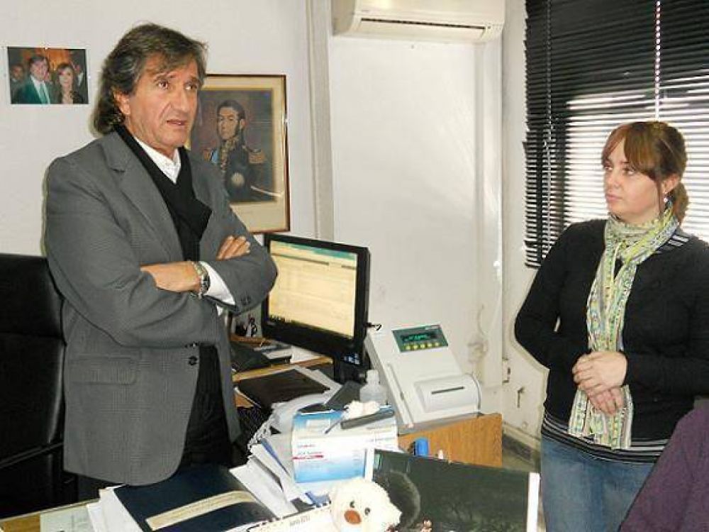 UGL�X� DEL PAMI PRESENTO UN ANALIZADOR DE DIABETES DE ULTIMA GENERACION