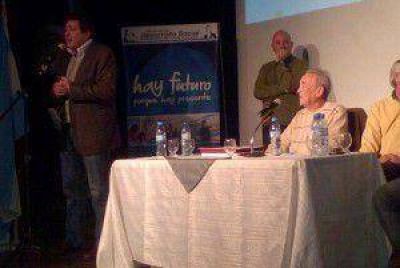 Mariotto y concejales del FPV distinguieron a Juan Carlos Livraga