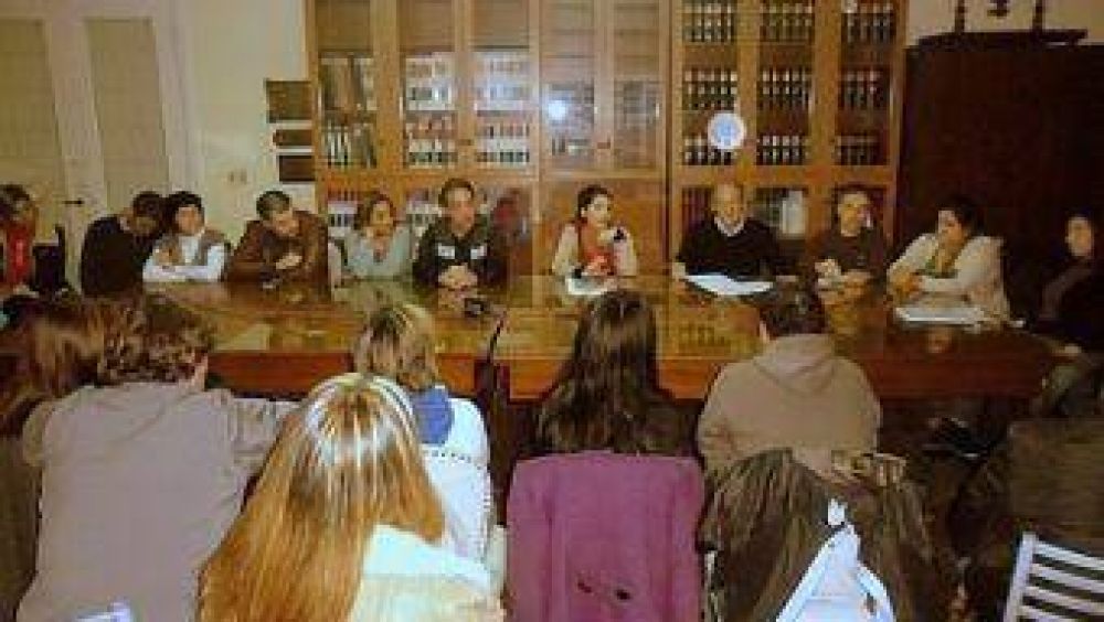 RECLAMO DE TRABAJADORES POR EL FONDO SOLIDARIO