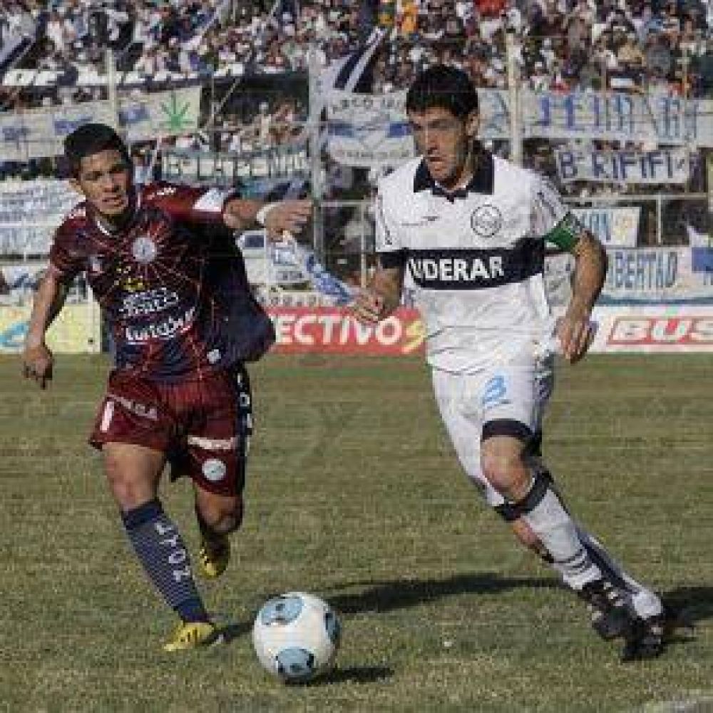 Se le escap� en el final: el Lobo igual� en Merlo