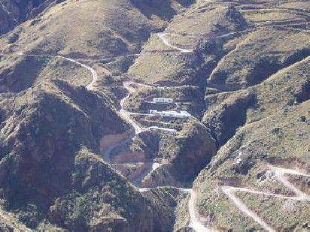 Juntan firmas en contra del informe de impacto ambiental de Agua Rica