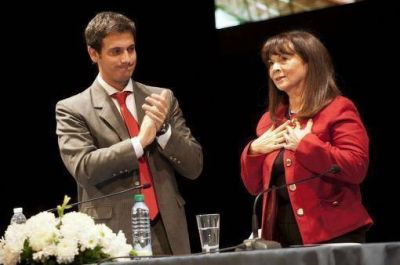 �lvarez: �Los argentinos queremos instituciones de cara a la sociedad�