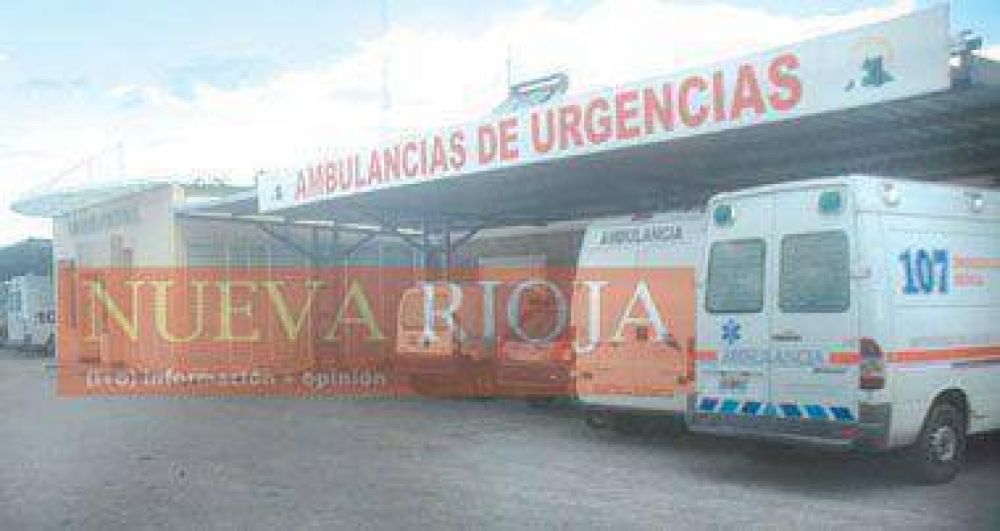 Un muerto al estrellarse contra una columna para evitar ser arrebatado