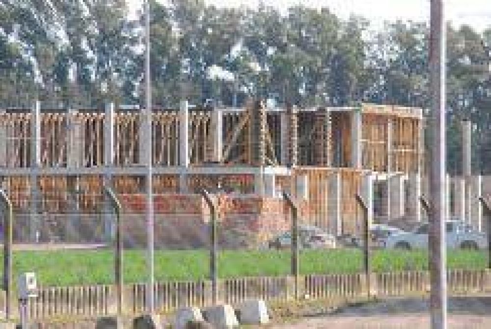 Un derrumbe caus� heridas a los trabajadores