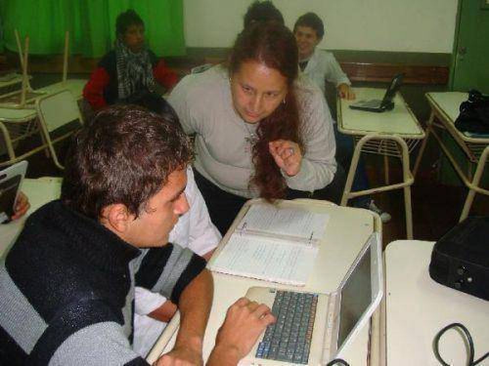 Docentes lograron incremento salarial del 5,50 %