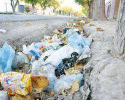 L�quidos cloacales inundaron las calles del CGT Rawson