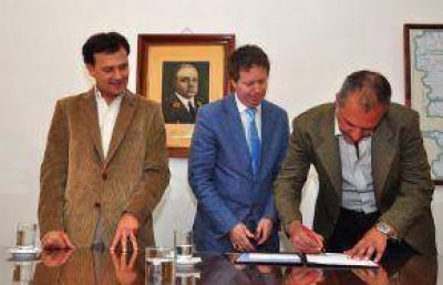   Casi En Slencio, Volvi� Buzzi