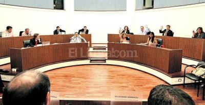 Concejo Municipal: la oposici�n llegar� dividida a las internas del 11 de agosto